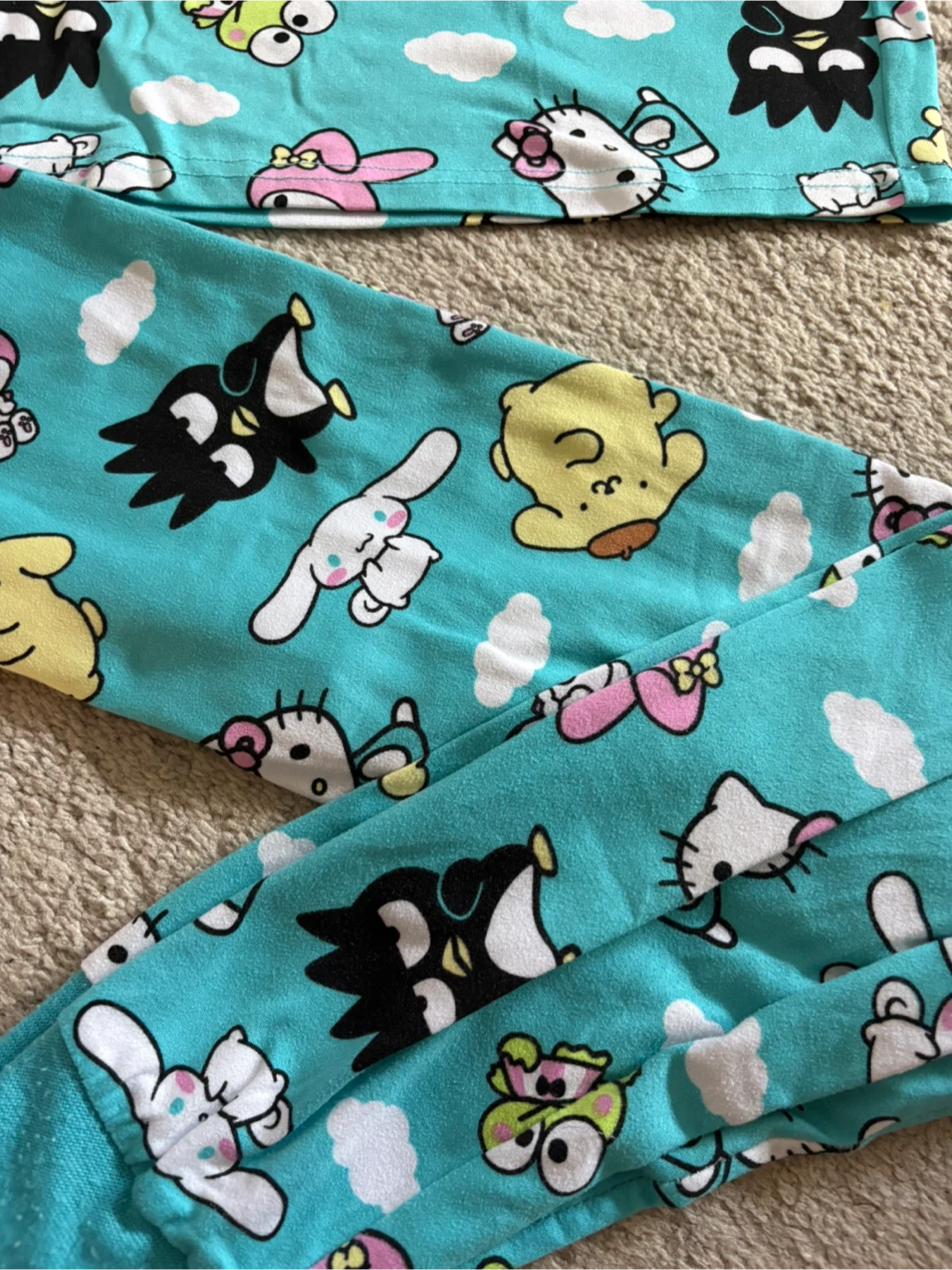 Sanrio Hello Kitty girls Pajamas set size 6 - photo 3
