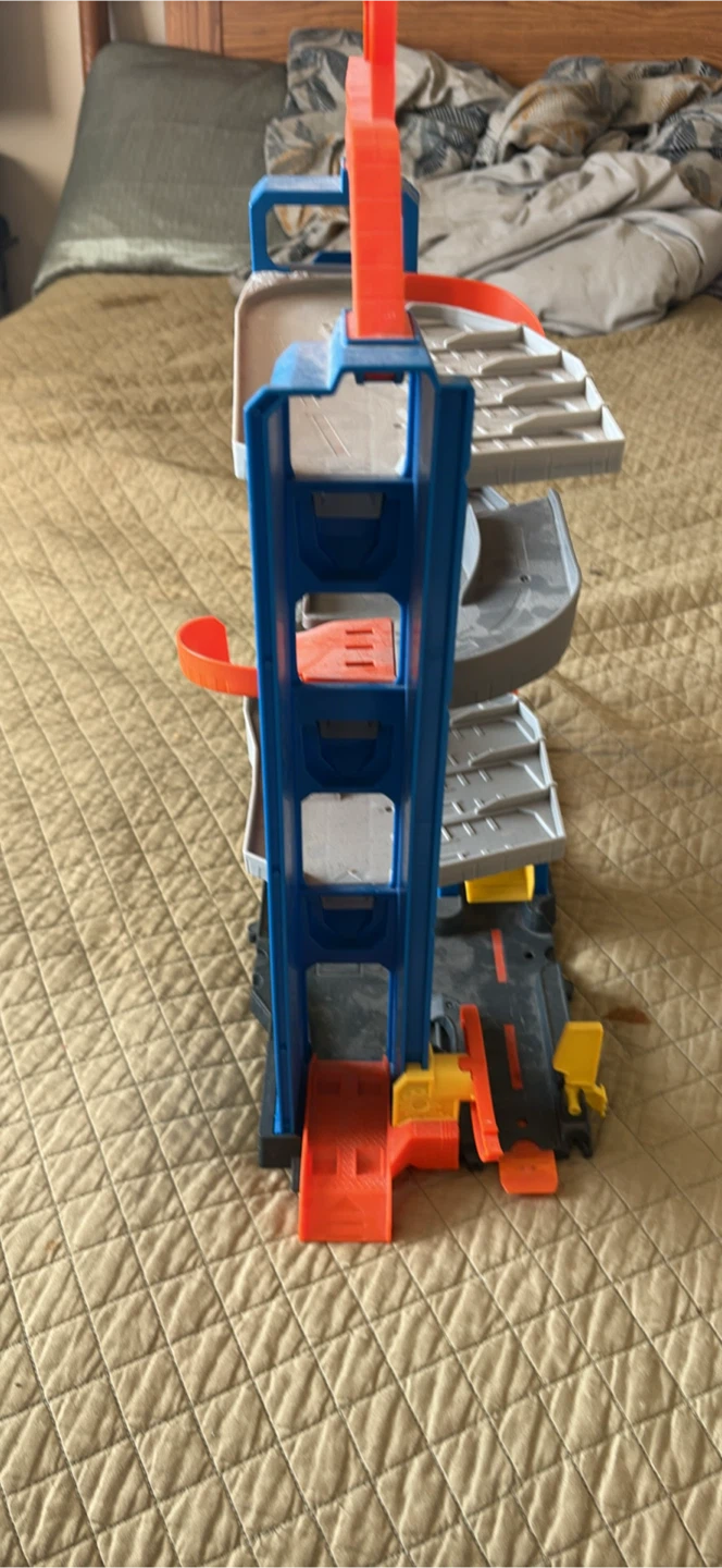 Hot Wheels Stunt Garage Play Set - photo 2