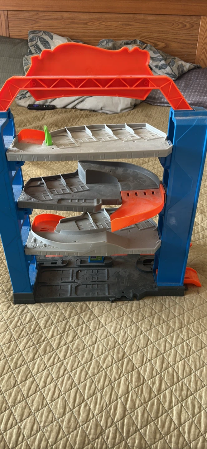Hot Wheels Stunt Garage Play Set - photo 4