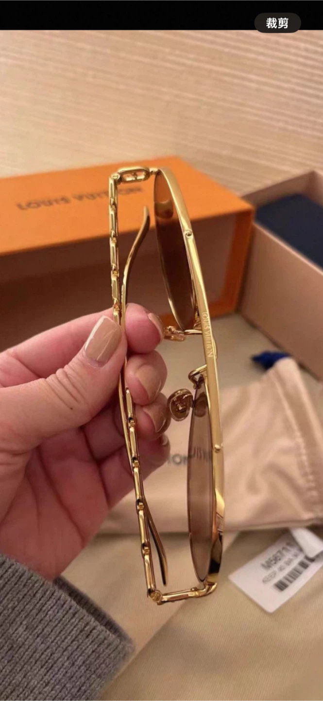 Louis Vuitton Chain Sunglasses - photo 4