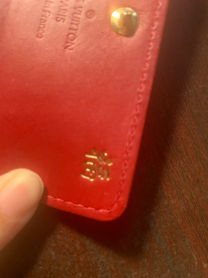 Louis Vuitton Red Monogram Vernis 4 Key Holder - photo 3