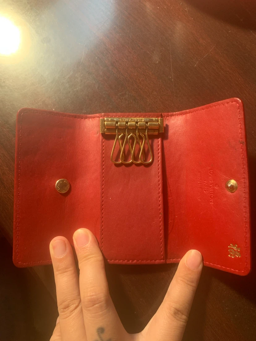 Louis Vuitton Red Monogram Vernis 4 Key Holder - photo 5