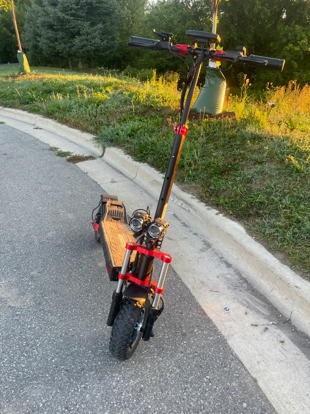 iScooter IX8 dual motor electric scooter - photo 2