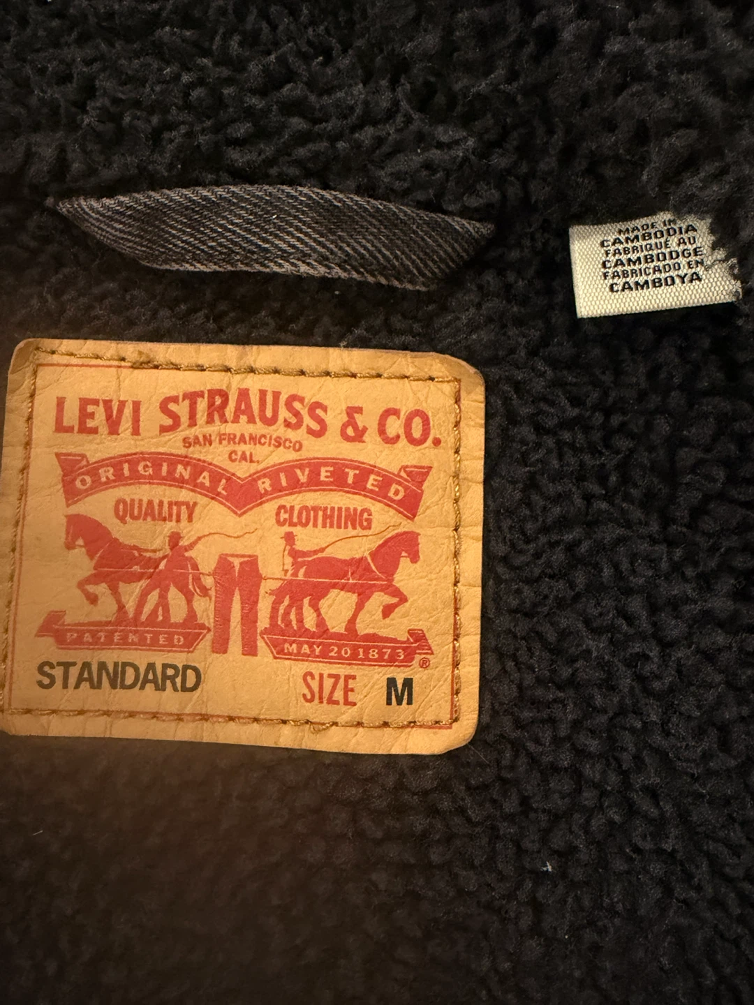 Levi's Sherpa Lined Denim Jacket - Size Medium - photo 4