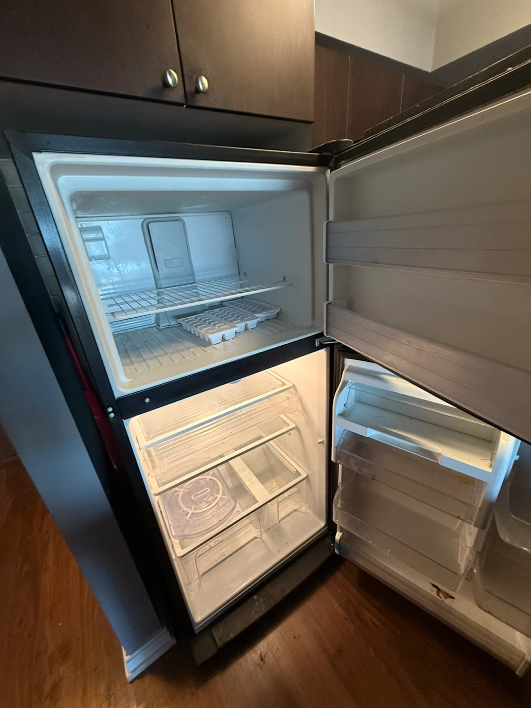 Whirlpool fridge - photo 2