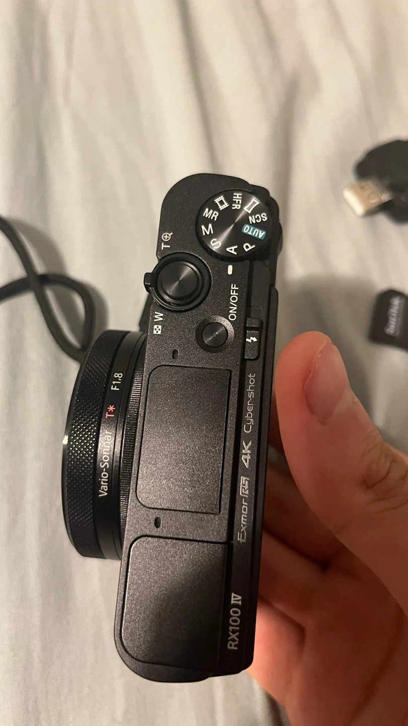 Sony RX100 mark 4 camera - photo 2