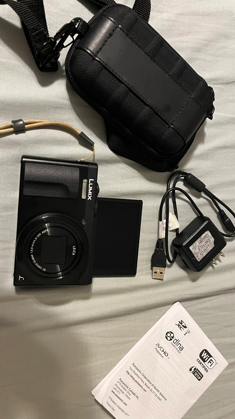 Panasonic ZS70 camera