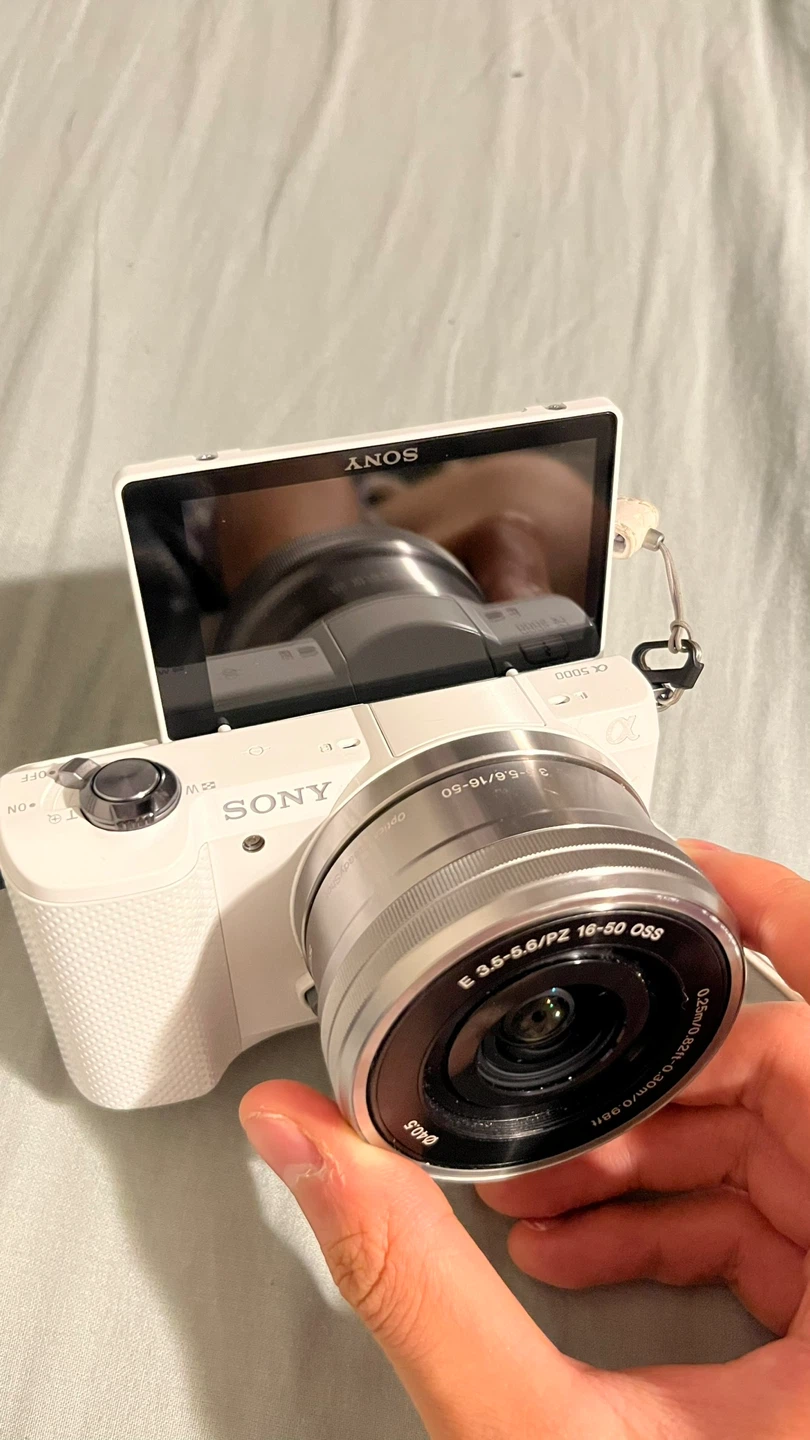 Sony A5000 camera + lens