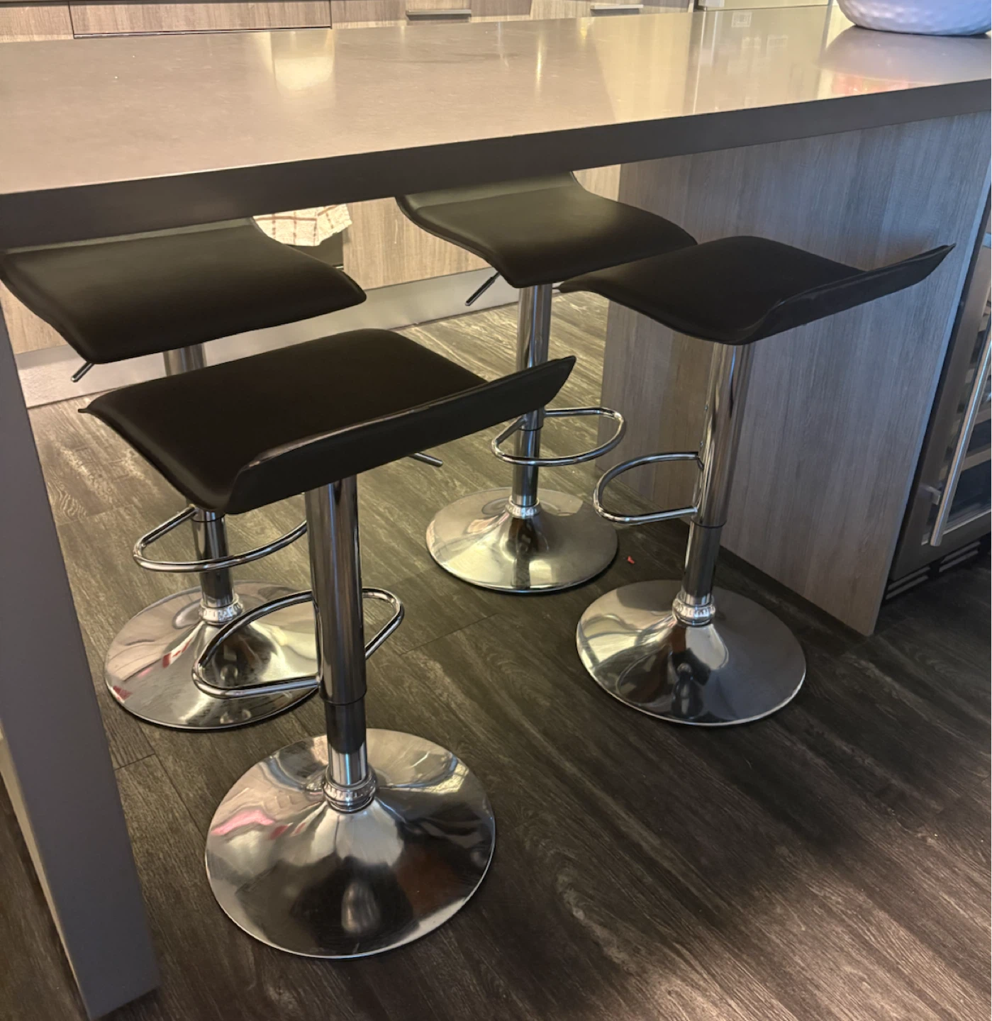 Set of 4 Black Adjustable Bar Stools