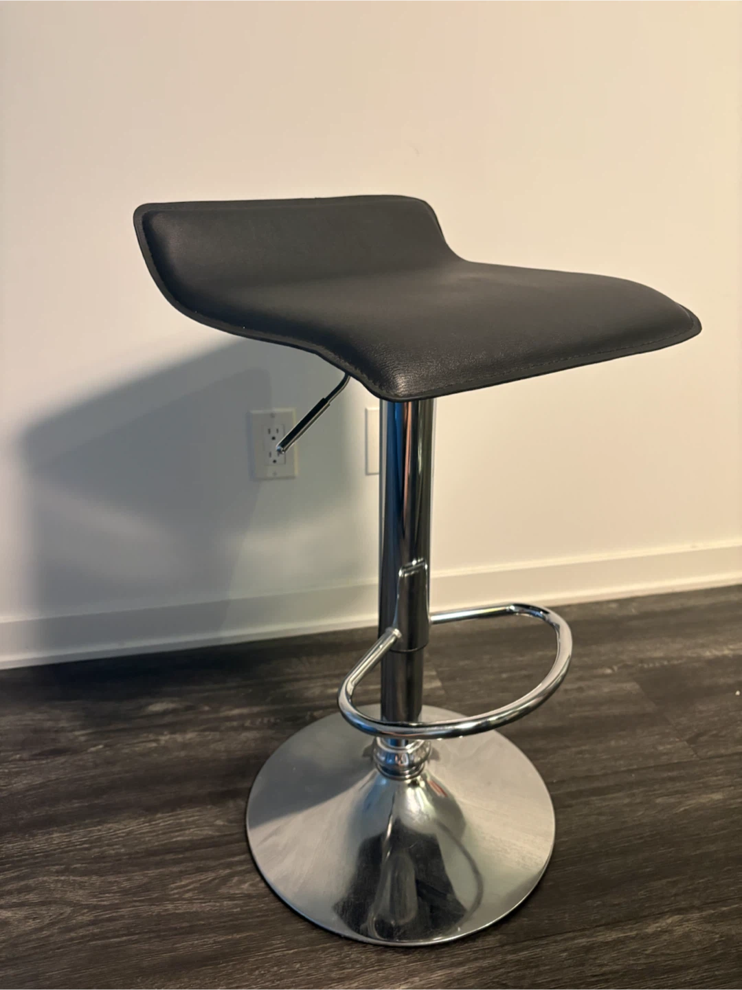 Set of 4 Black Adjustable Bar Stools - photo 2