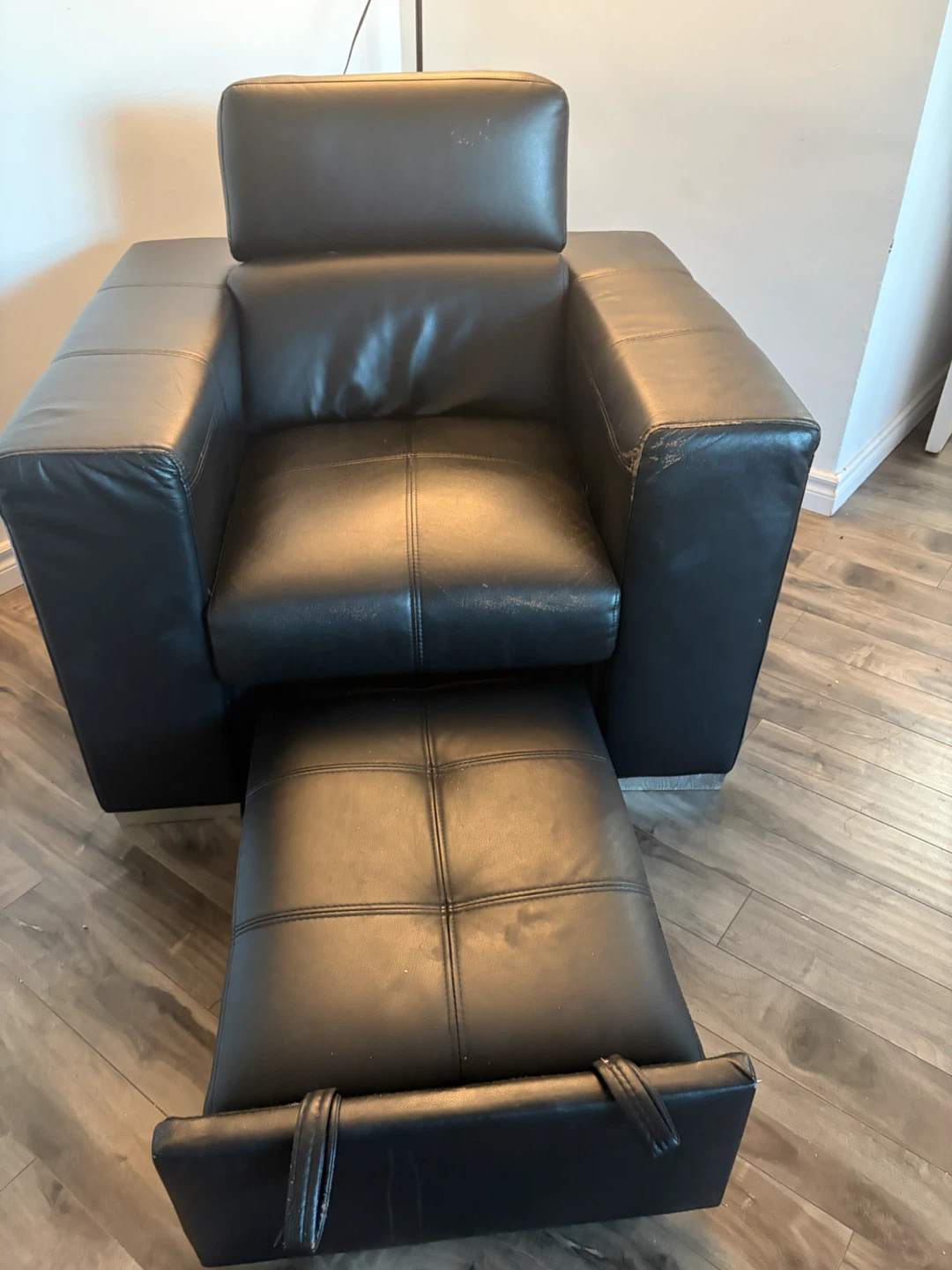 Black Leather Armchair with Ottoman - photo 2
