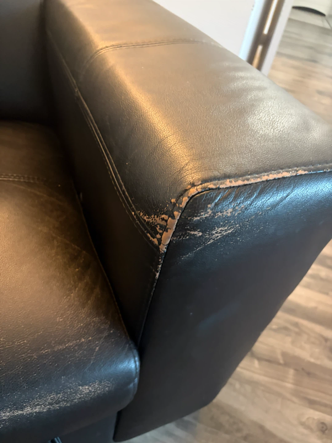 Black Leather Armchair with Ottoman - photo 3