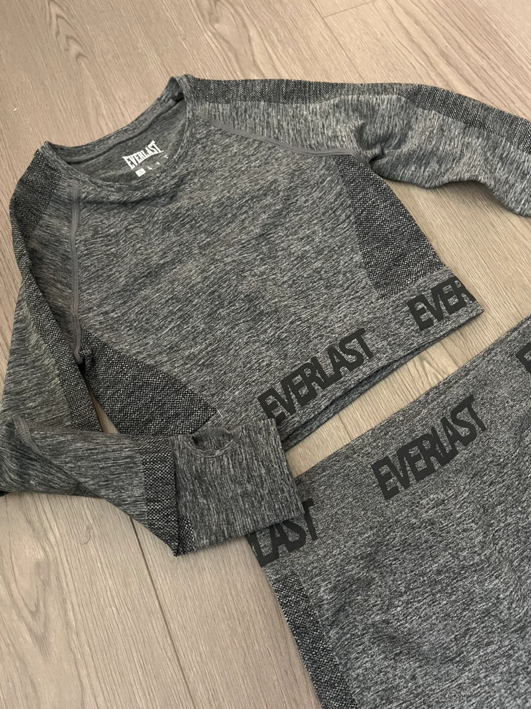 Everlast Womens Seamless Crop Long Sleeve and leggings - photo 3
