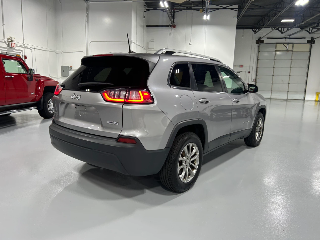 2019 Jeep Cherokee Latitude Plus - photo 4