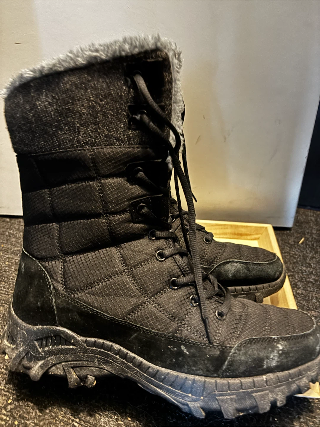 Black Winter Boots with Fur Lining
