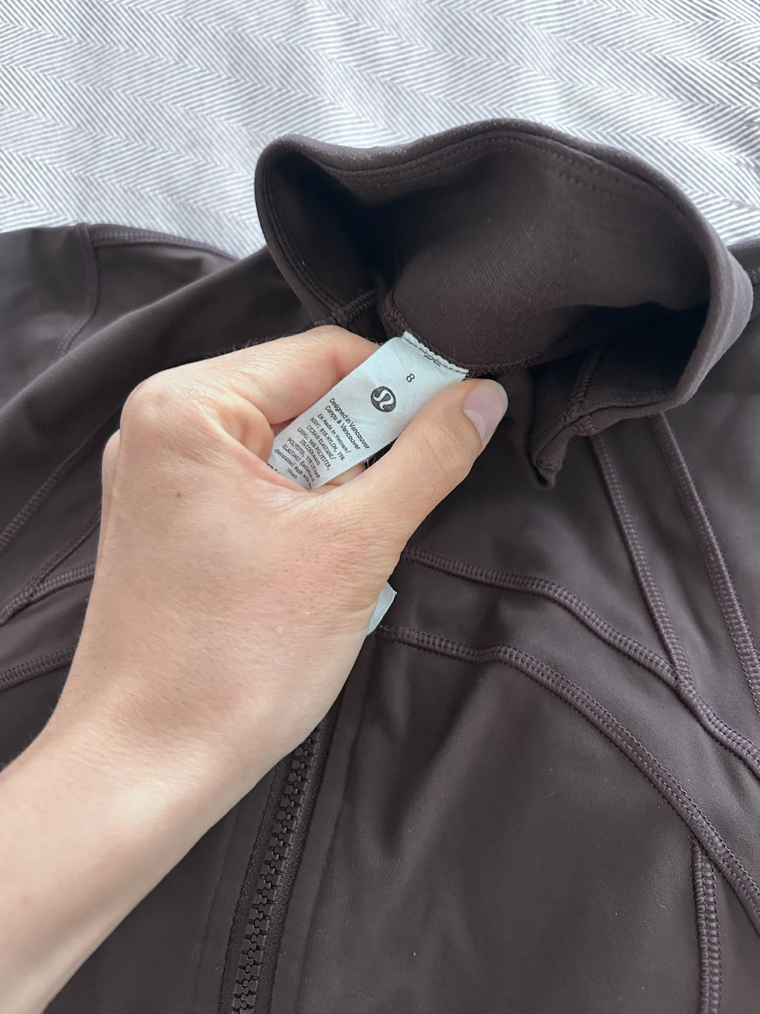Lululemon define cropped jacket nulu, mocha brown color, size 8 - photo 2