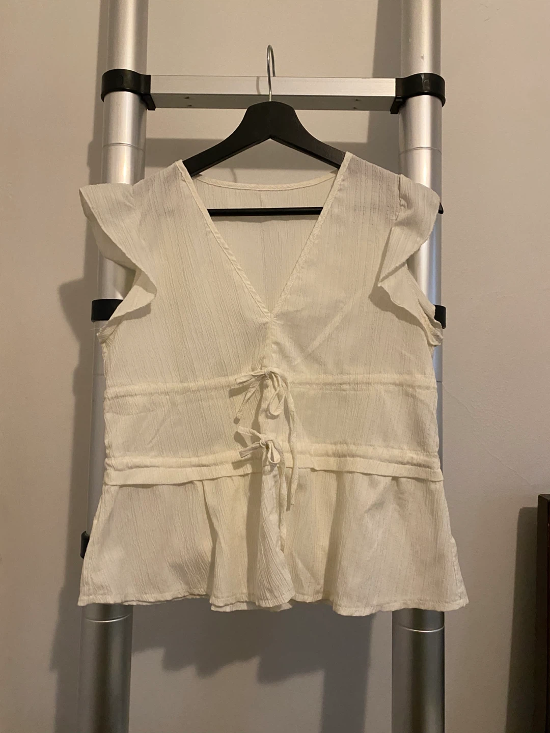 White SHEIN V-Neck Ruffle Sleeve Top Size S - photo 2