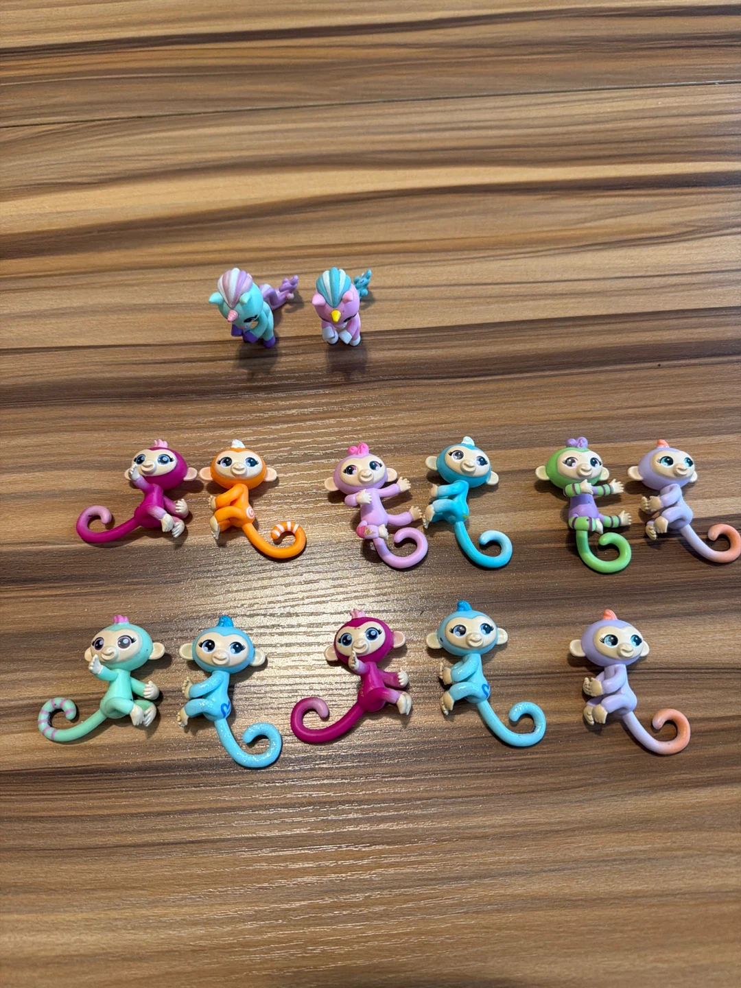 LOT of 11 Fingerlings MINI Monkey Toys