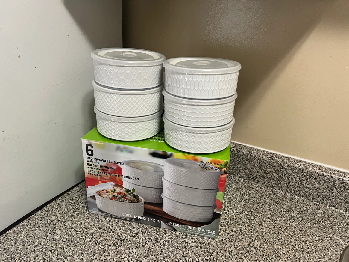Signature 6 Microwavable Bowls with Lids
