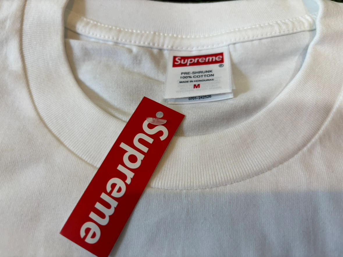 White Supreme T-Shirt - photo 4