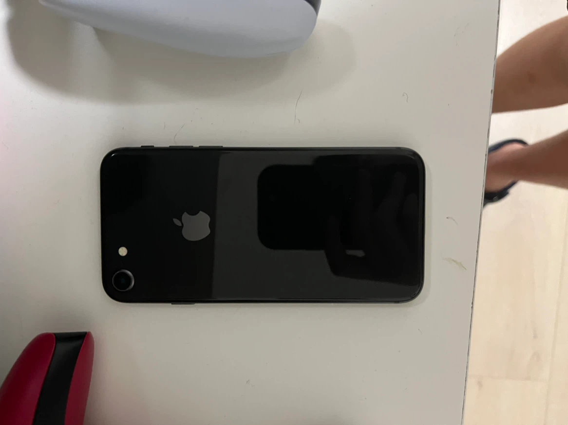 Apple iPhone 8 - photo 2