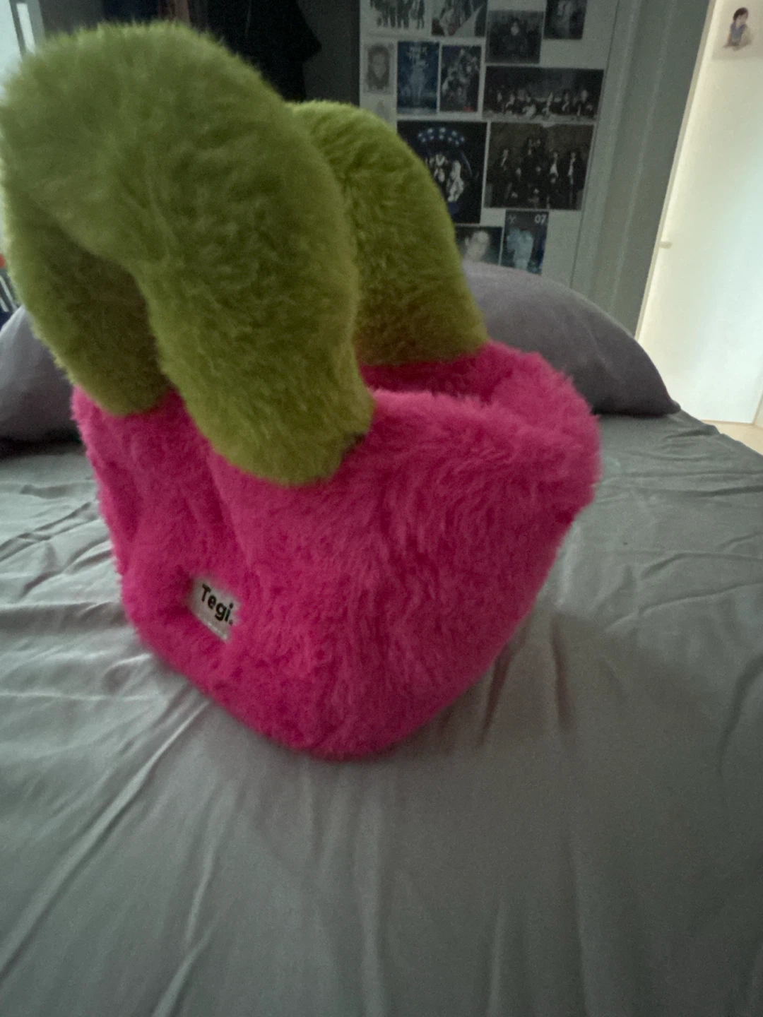 Tegi. Fuzzy Handbag - Pink & Lime Green - photo 3