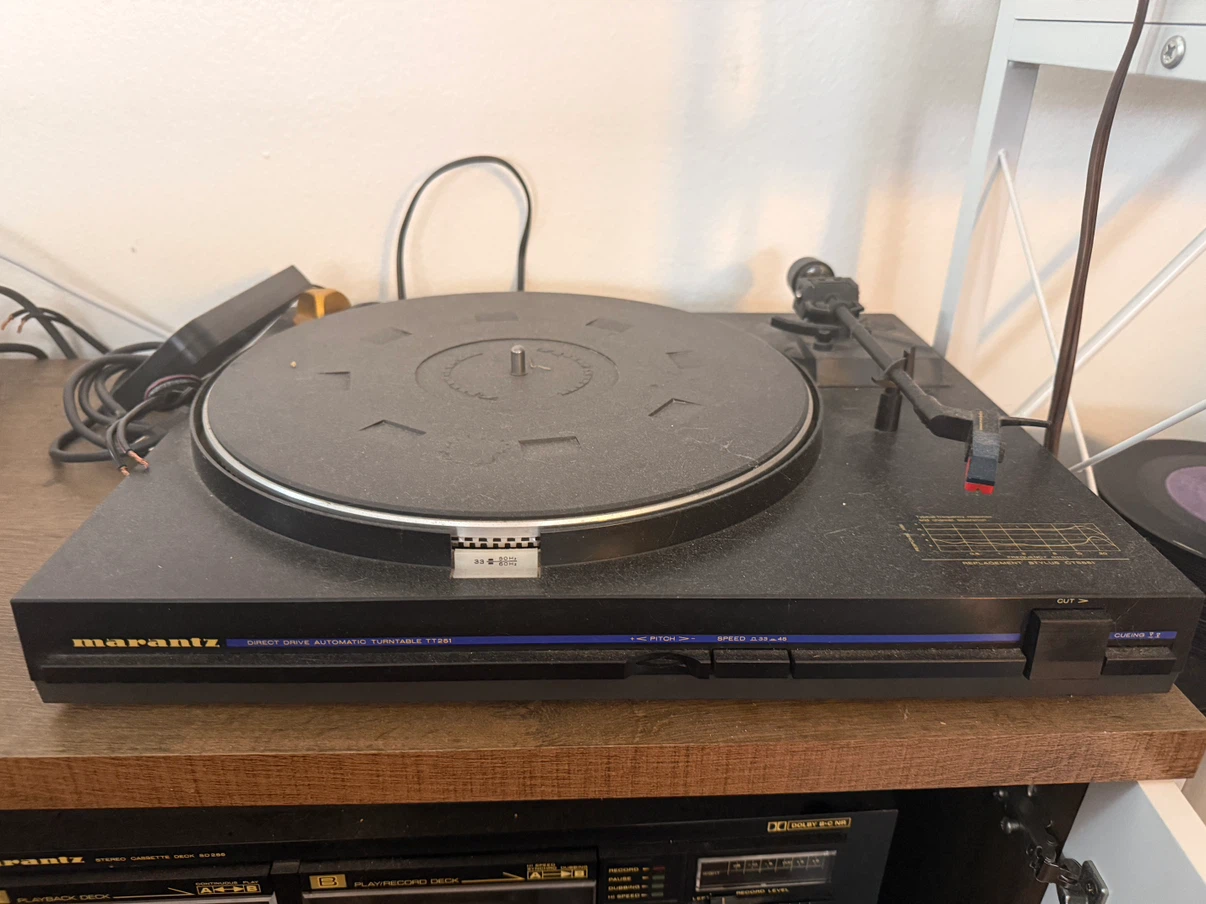 Vintage (1980s) Marantz Stereo + Klipsch speakers. - photo 3