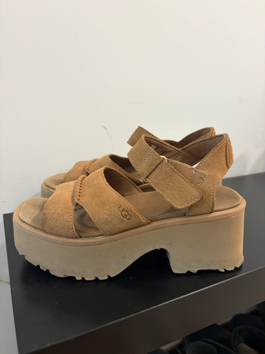 🌺Until 9/2🌺 UGG / Fluff Yeah Platform Sandals - Tan - Size 7