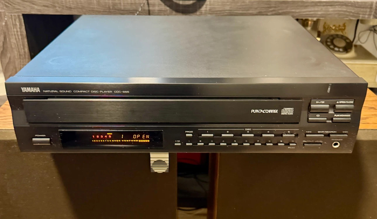 Yamaha Natural Sound Compact Disc Player CDC-665