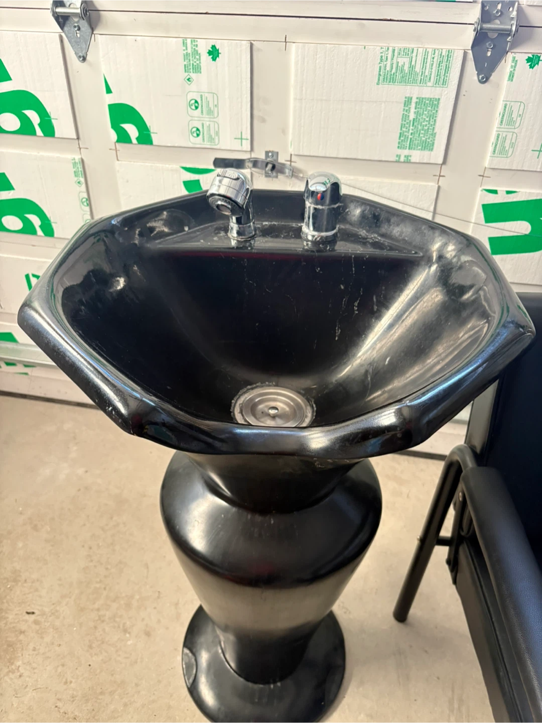 Black Shampoo Chair and Sink Set