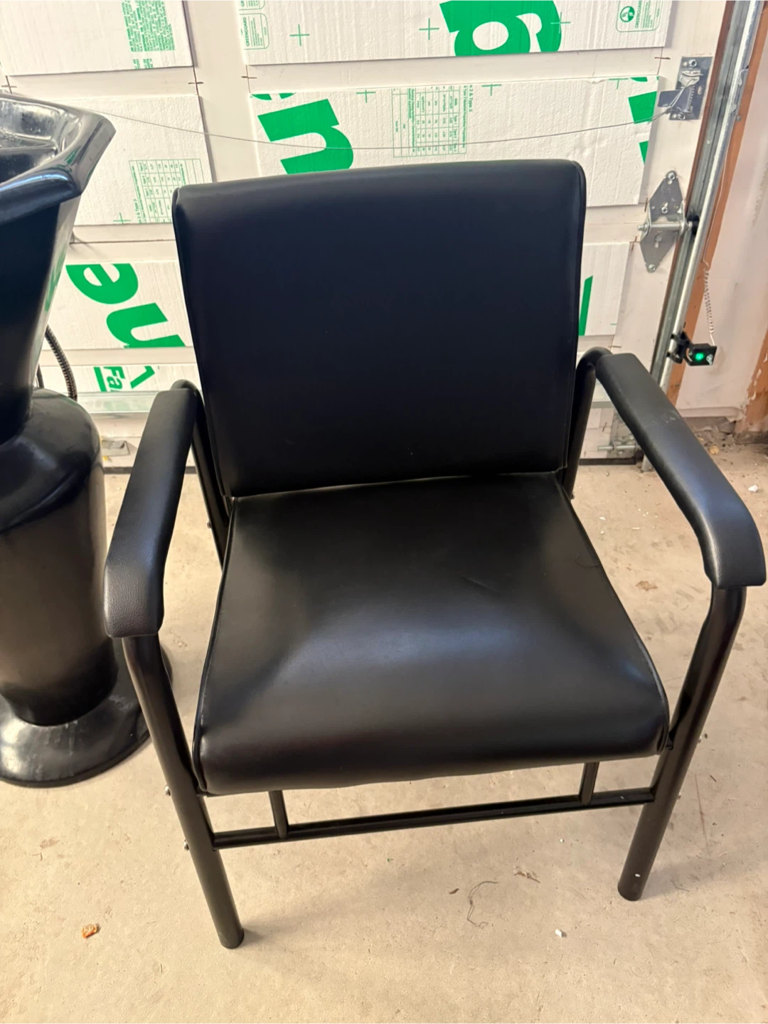 Black Shampoo Chair and Sink Set - photo 2
