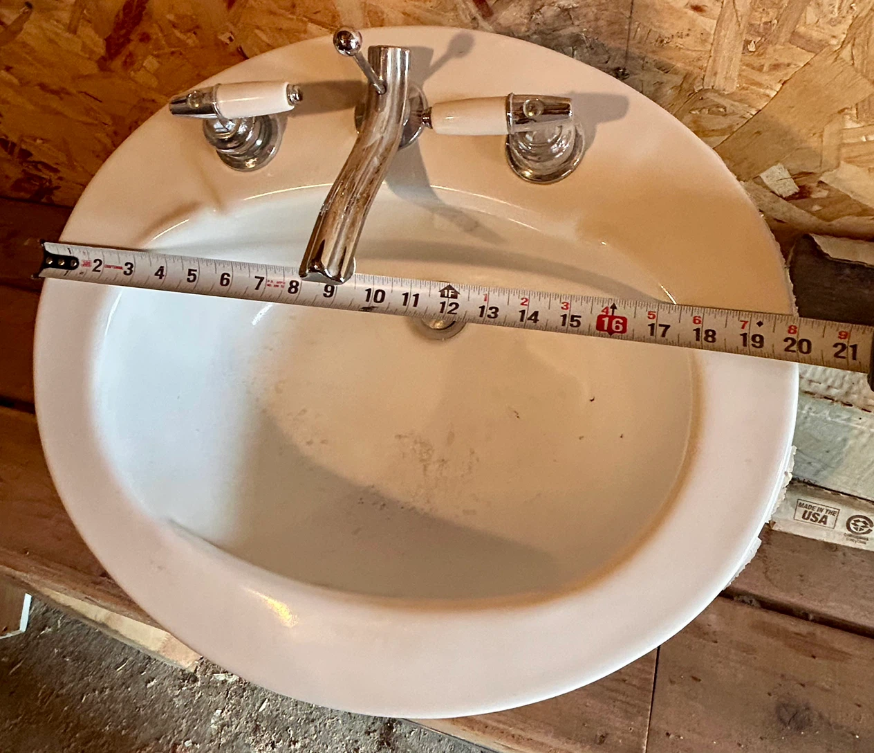 Kohler White Pedestal Sink with Faucet - photo 2