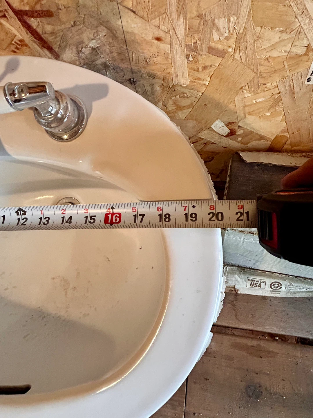 Kohler White Pedestal Sink with Faucet - photo 3
