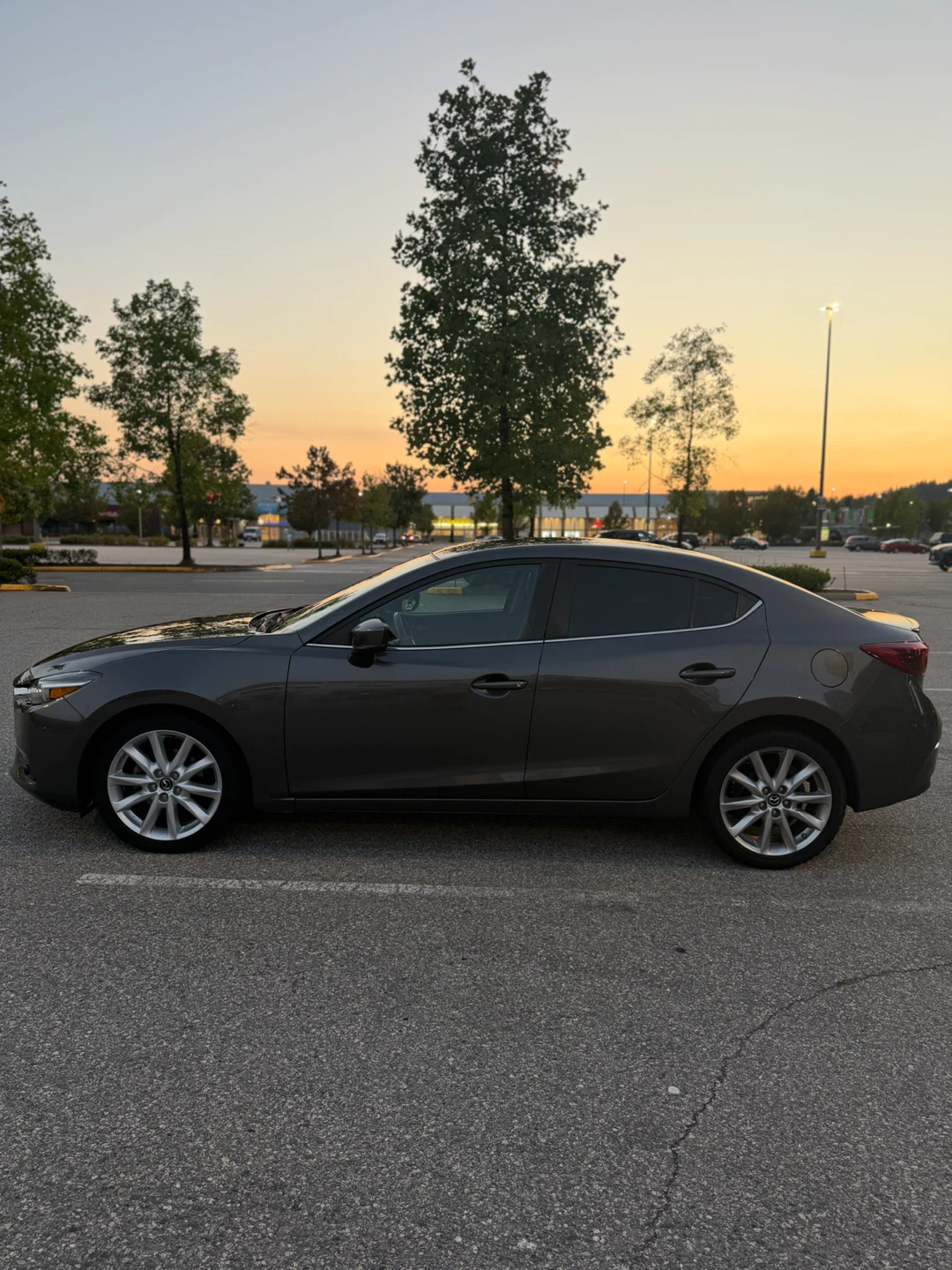 Mazda 3 Sedan-Excellent Condition - photo 4