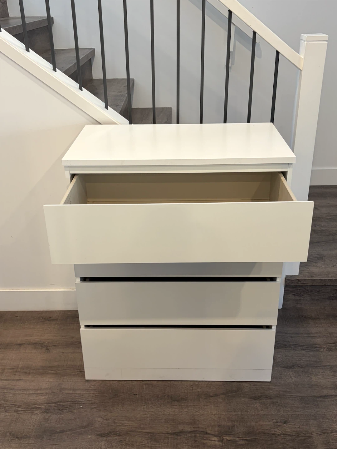 IKEA dresser white with 4 drawers - photo 2