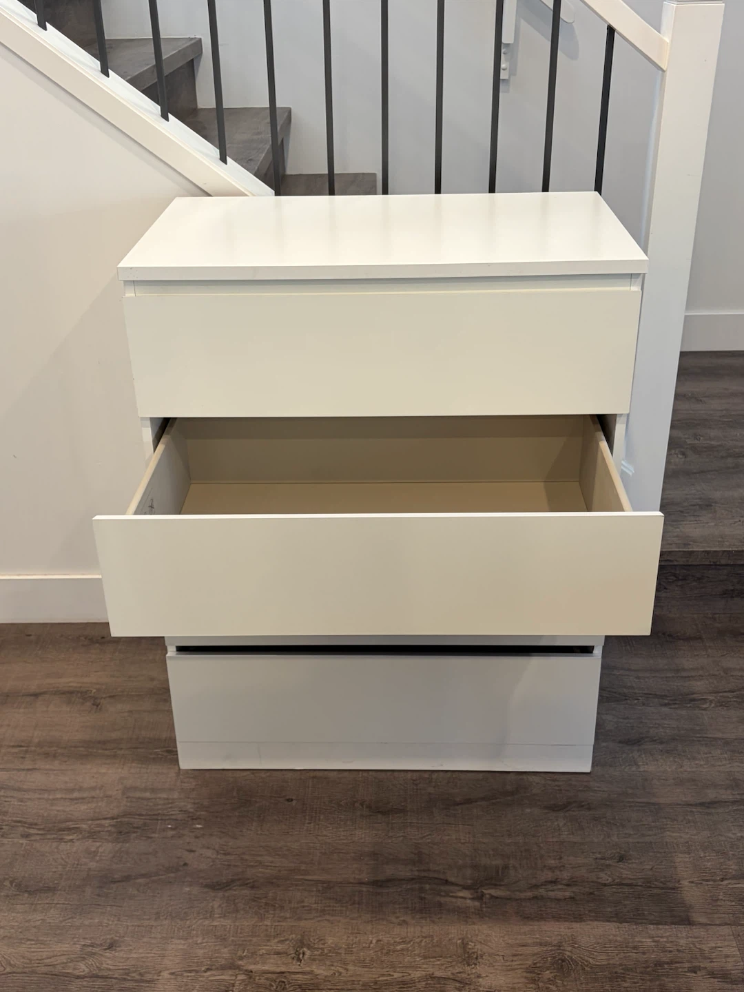 IKEA dresser white with 4 drawers - photo 3