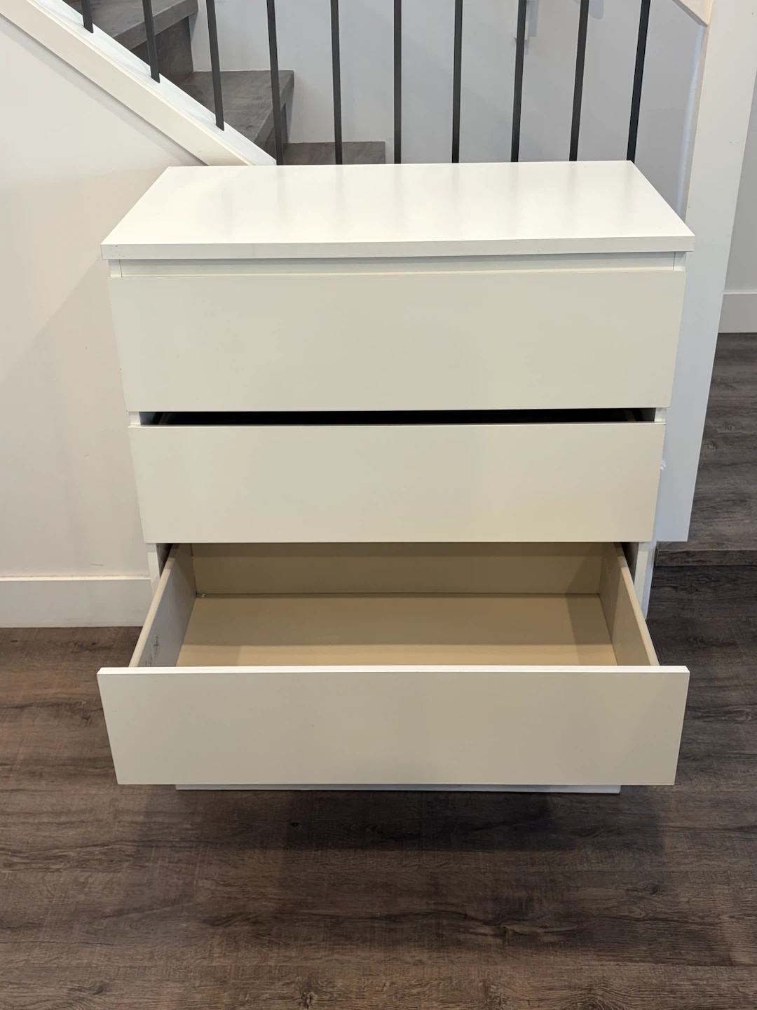 IKEA dresser white with 4 drawers - photo 4