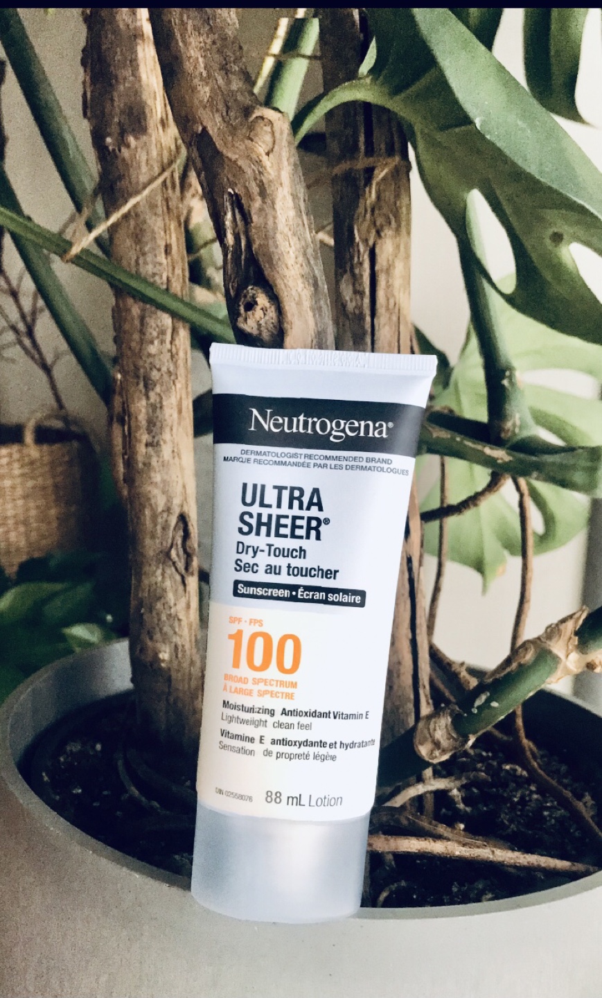 Neutrogena Ultra Sheer Dry-Touch Max SPF 100+ Body Sunscreen - photo 2