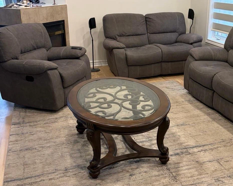 Living room set (3 piece couch, end table and coffee table) - photo 4