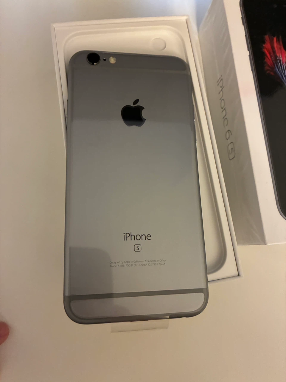Apple iPhone 6S (new) - photo 2
