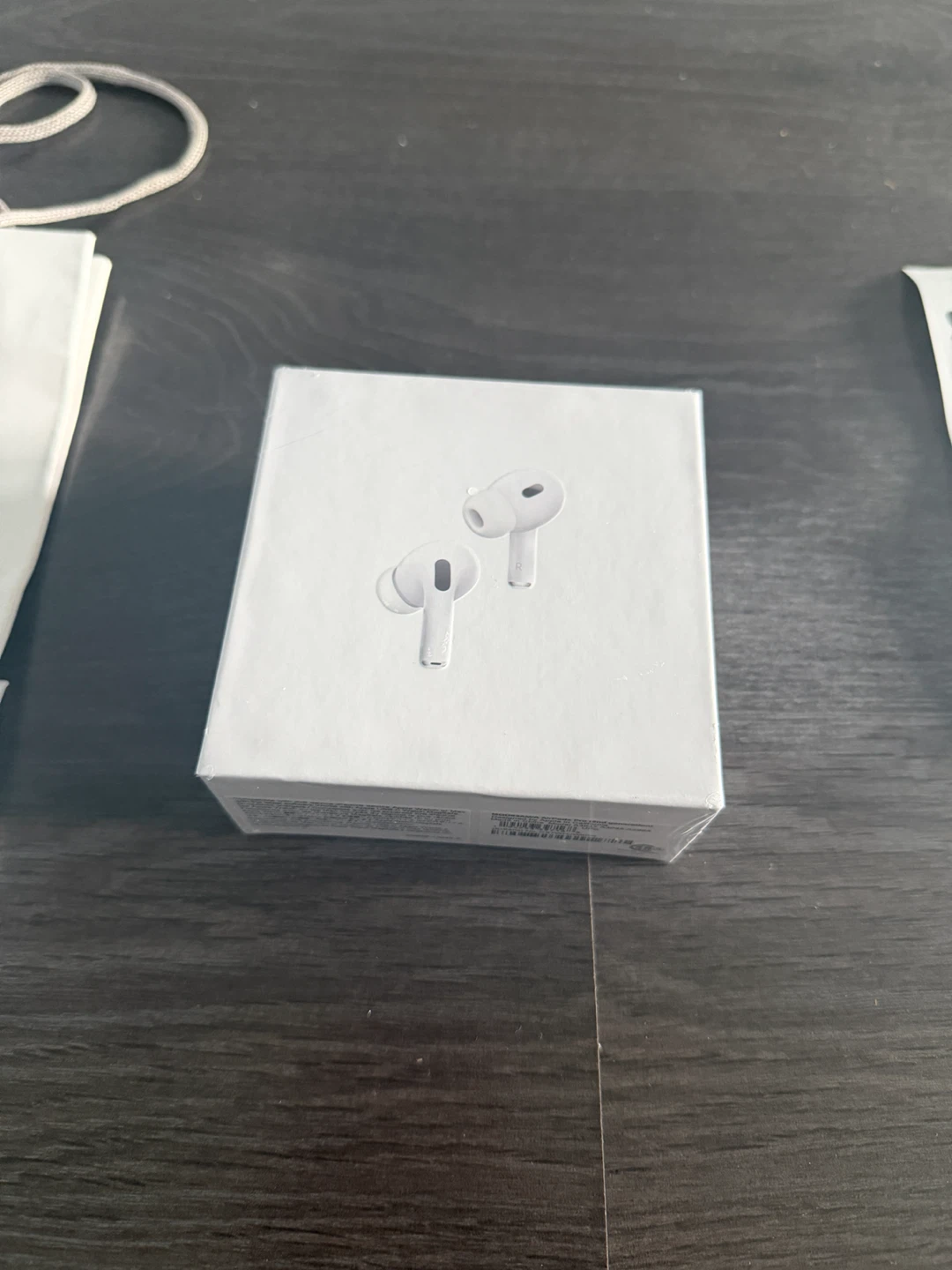Apple AirPods Pro (2nd Generation) with MagSafe Charging Case - photo 2