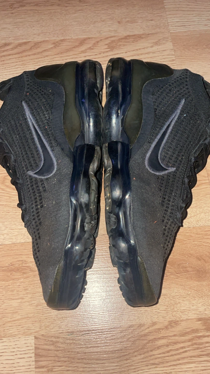 Nike Air VaporMax size 10 men’s 20$ - photo 3