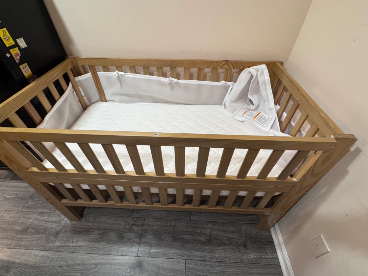 Wooden Baby Crib with Drawer