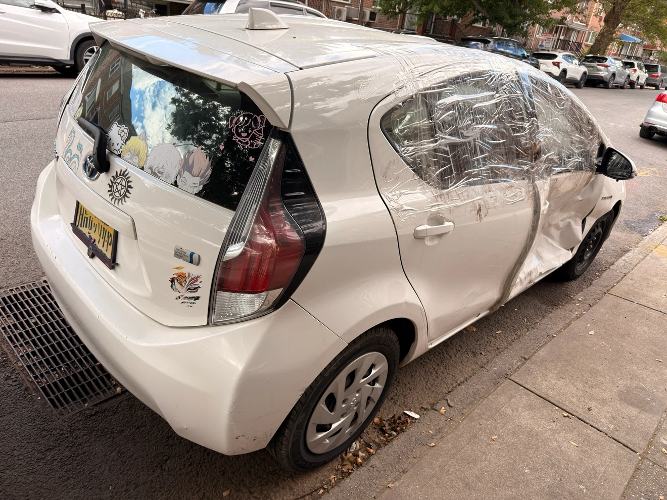White Toyota Prius C Hybrid - photo 5