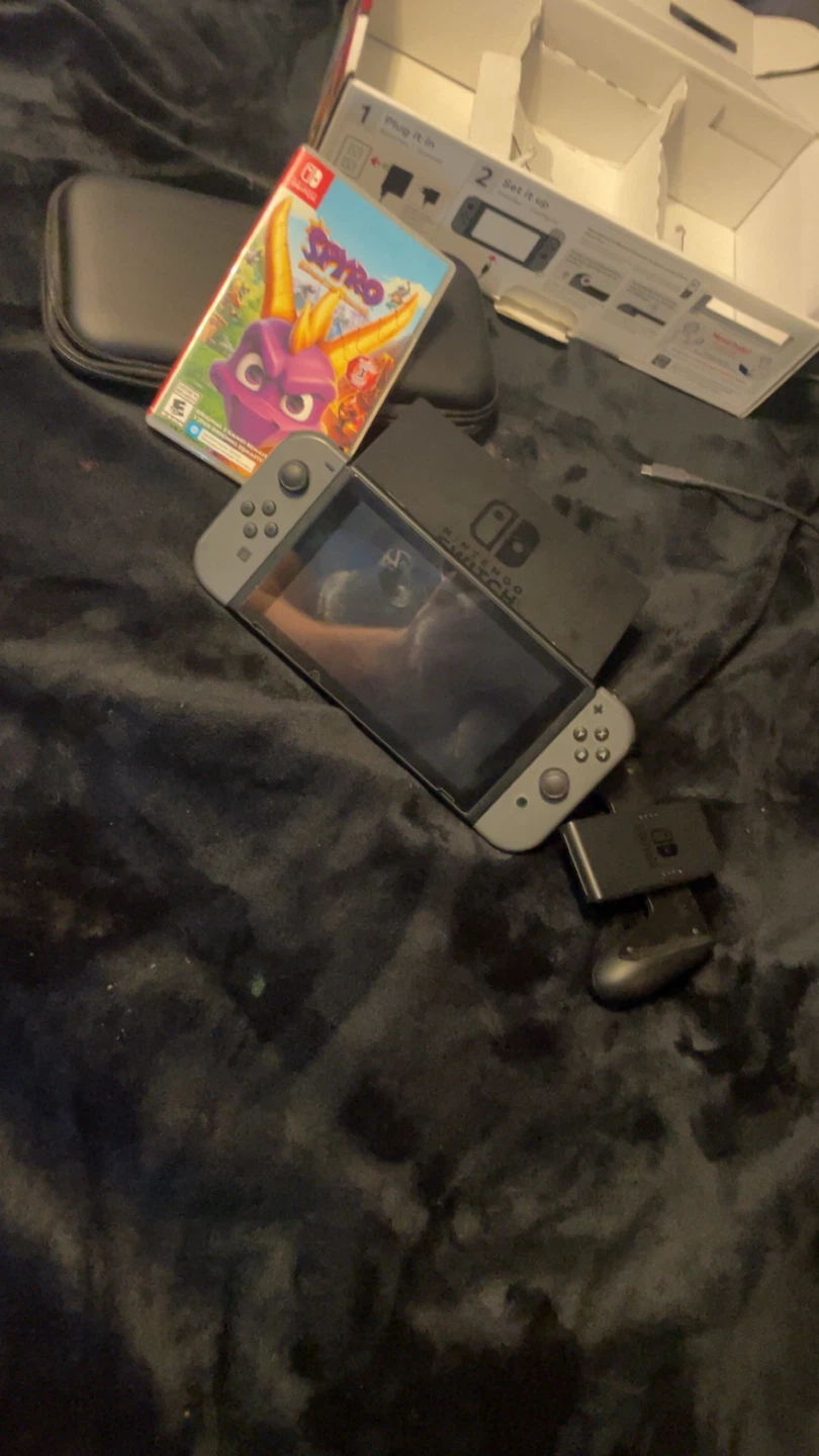 Nintendo Switch Console with Spyro Reignited Trilogy Game - photo 3
