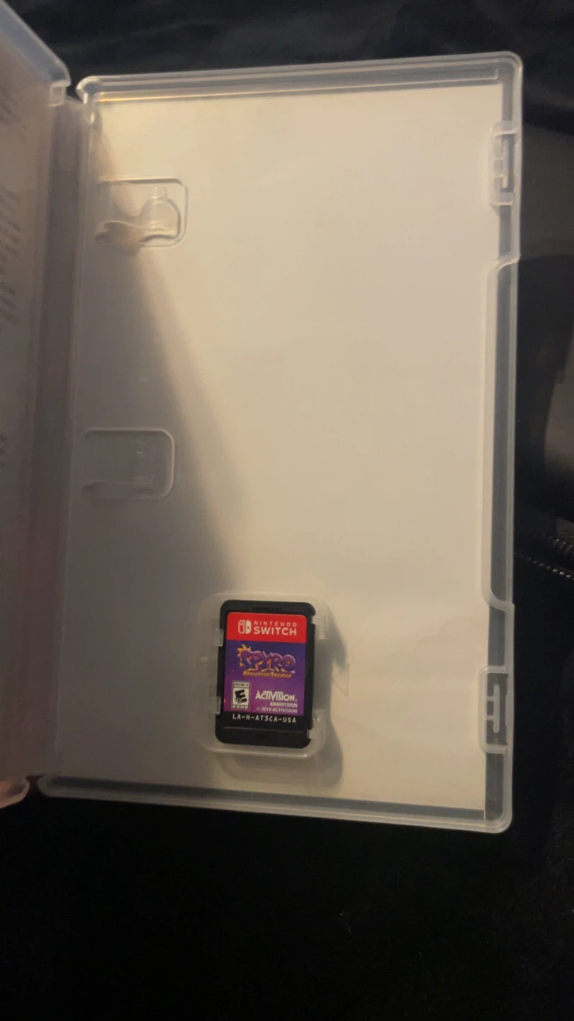 Nintendo Switch Console with Spyro Reignited Trilogy Game - photo 4