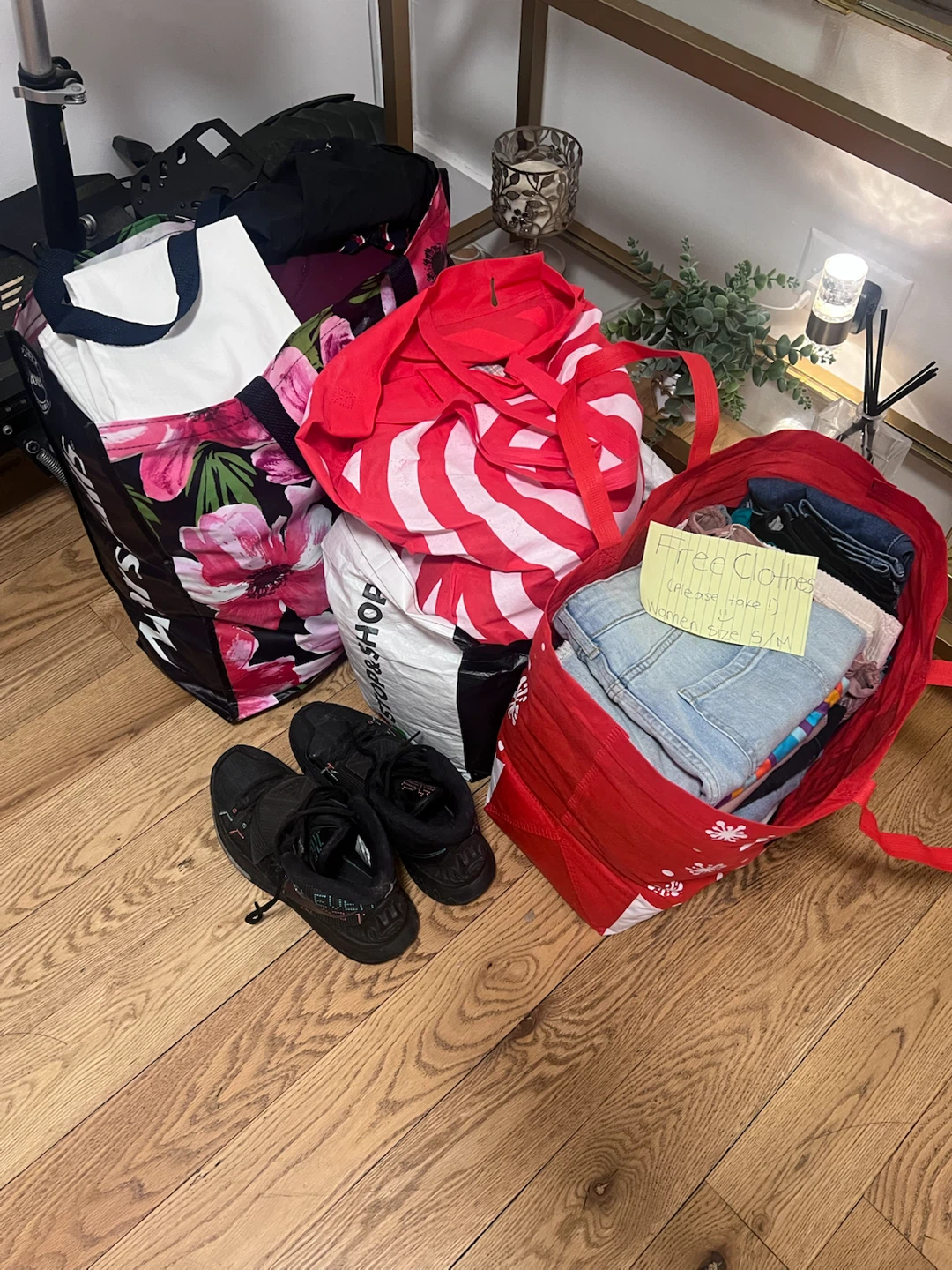 Free Clothes - Please take what you need! - photo 2