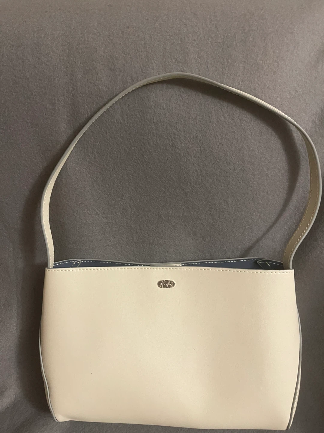 theolyvi Shoulder Bag - Off-White