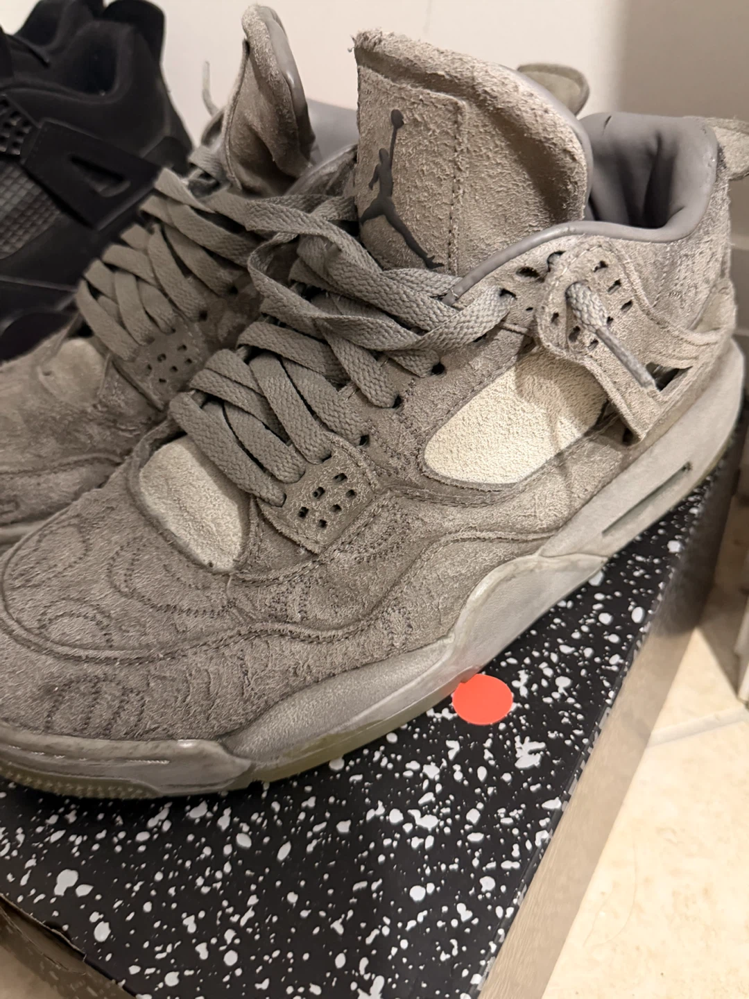 Air Jordan 4 Retro KAWS Sneakers trade✅