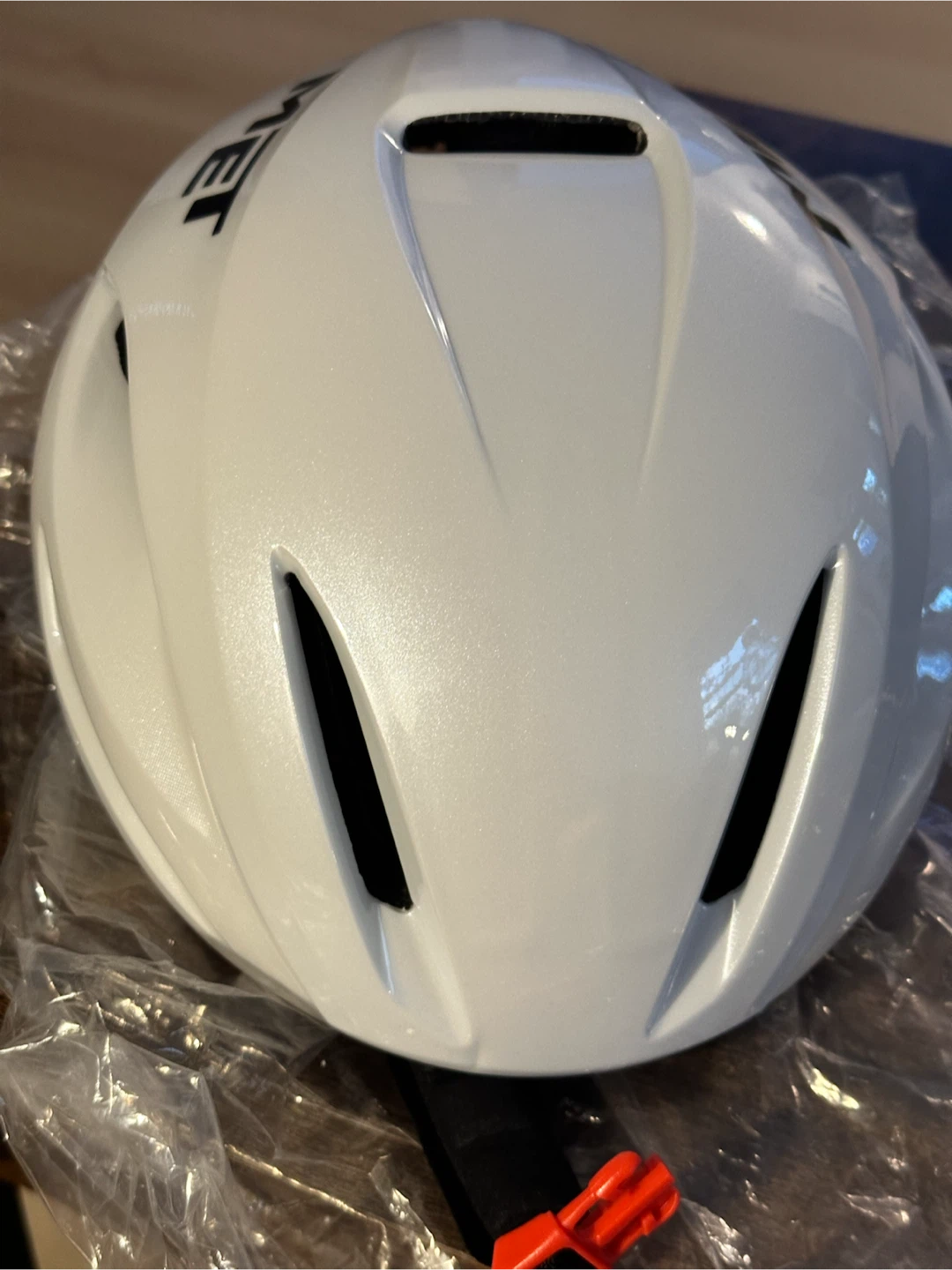 MET White Cycling Helmet - photo 2